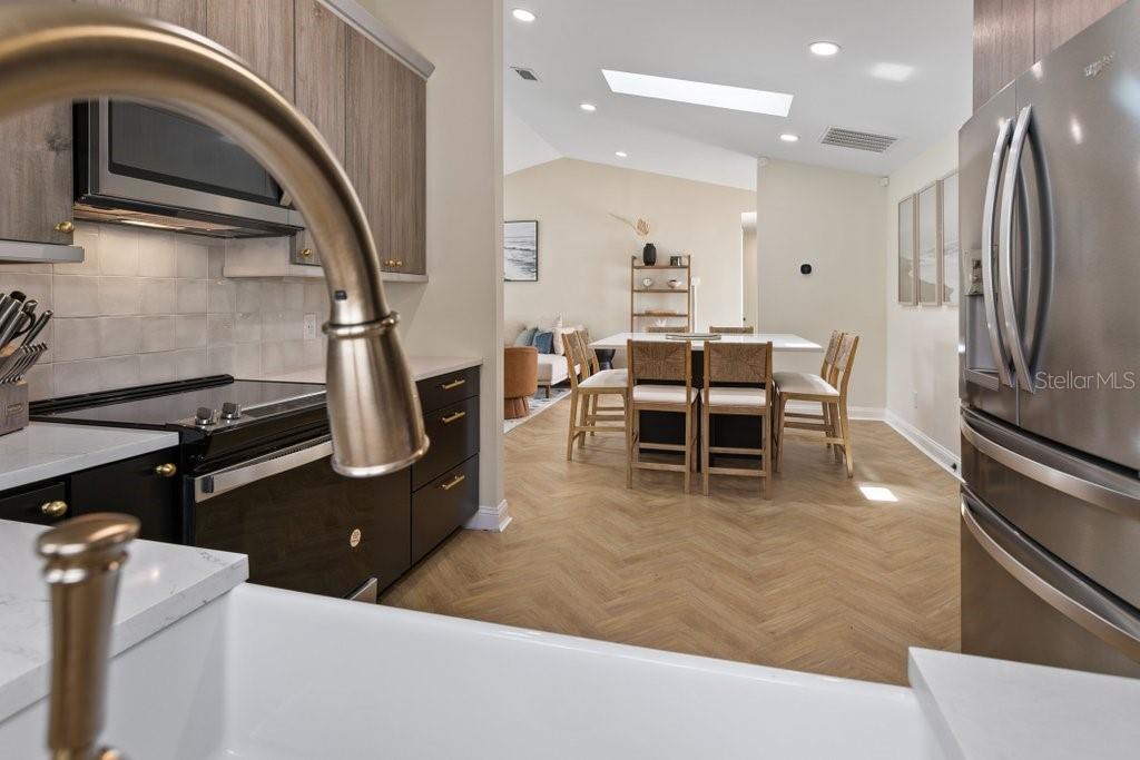 Image 24 of 68 For 77 Aloha Circle