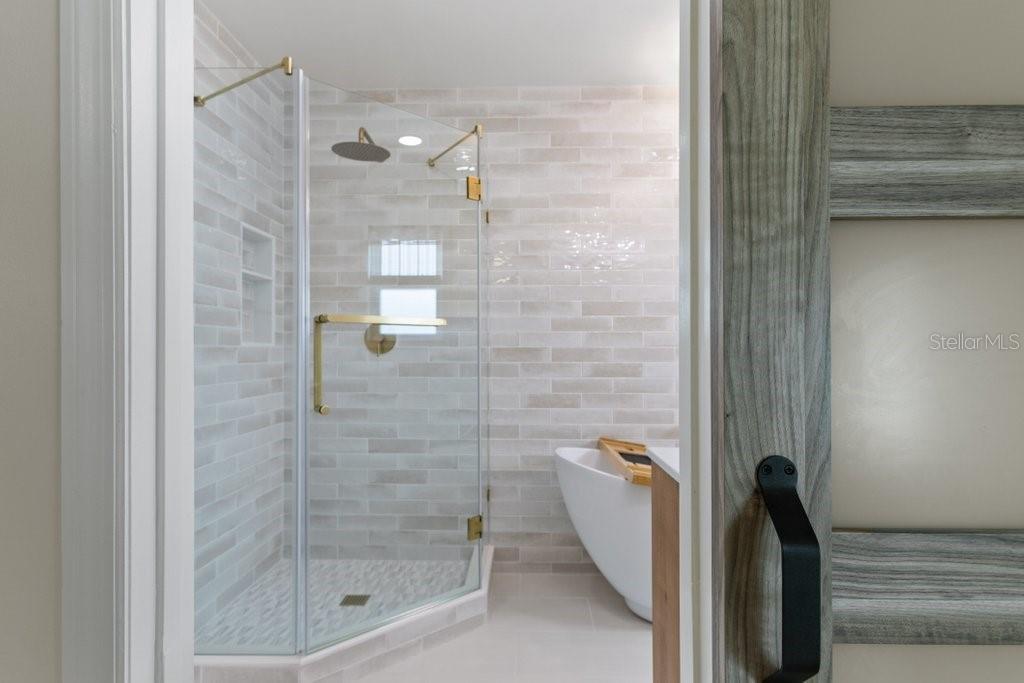 Image 36 of 68 For 77 Aloha Circle