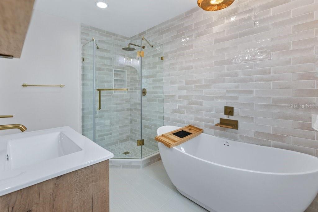 Image 38 of 68 For 77 Aloha Circle