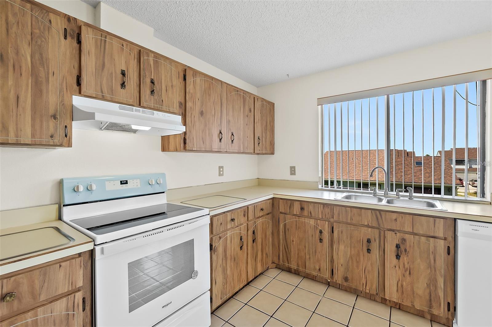 Image 13 of 39 For 1736 Central Avenue