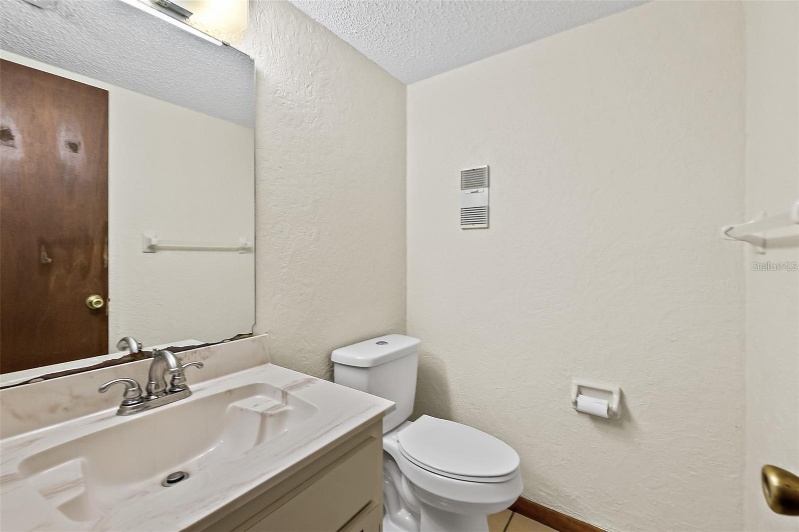 Image 17 of 39 For 1736 Central Avenue