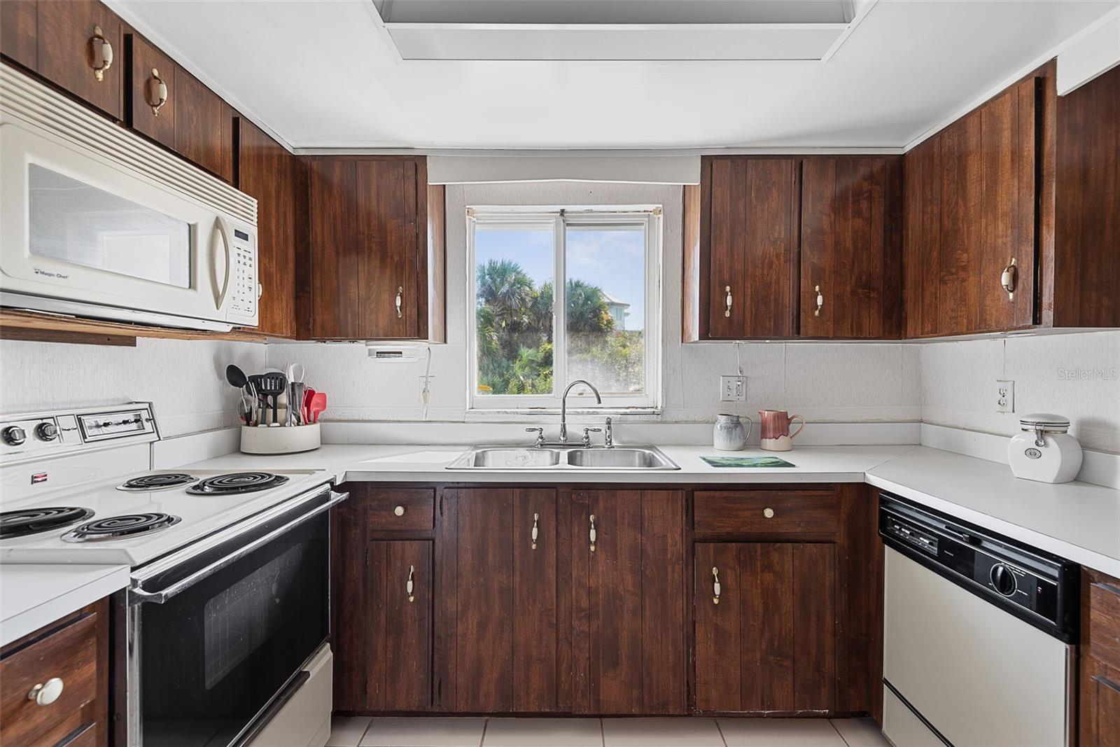 Image 12 of 58 For 2288 Central Avenue