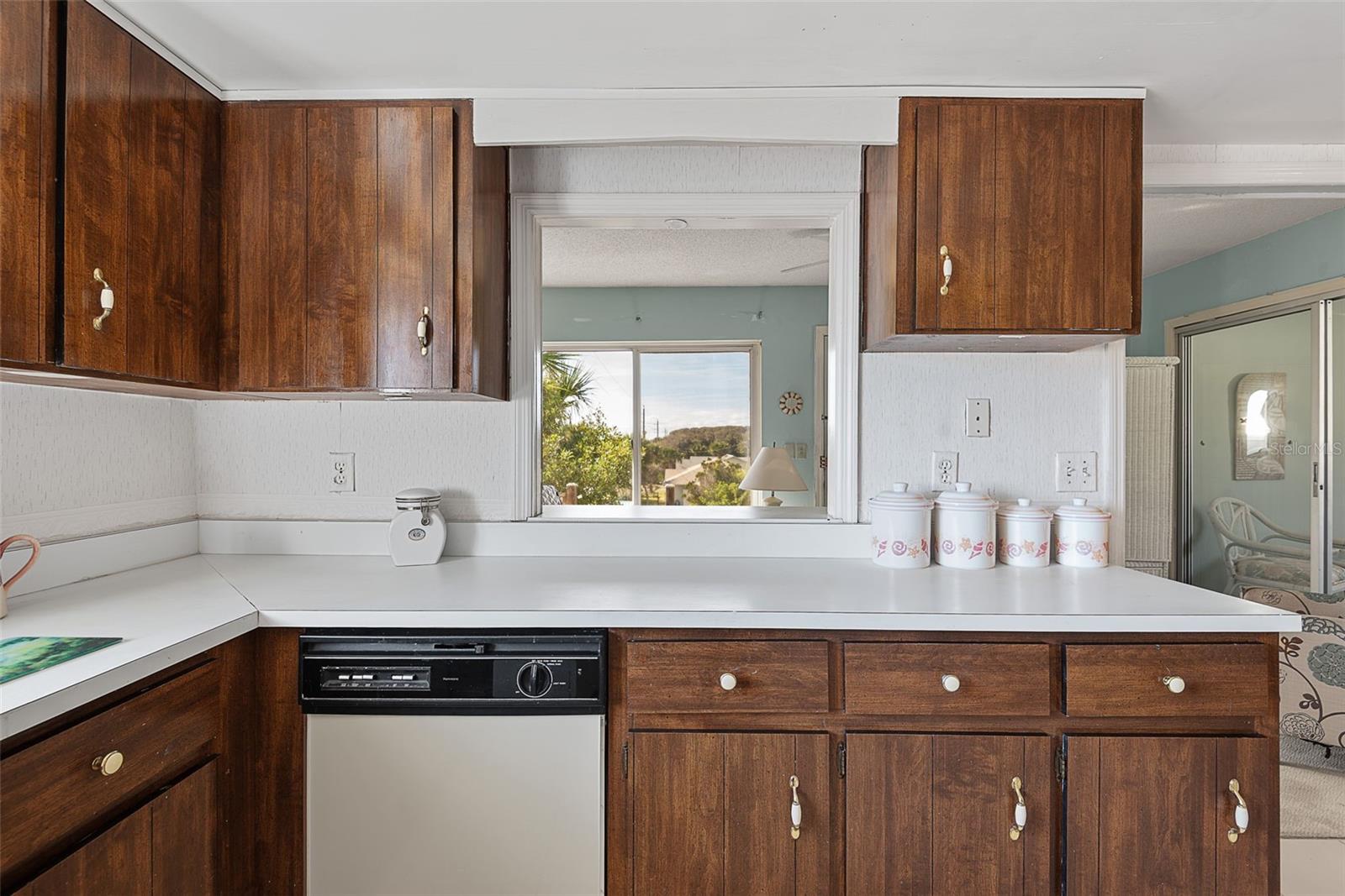 Image 14 of 58 For 2288 Central Avenue