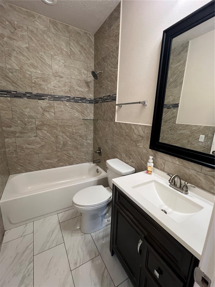 Image 5 of 10 For 11 Ullock Place A