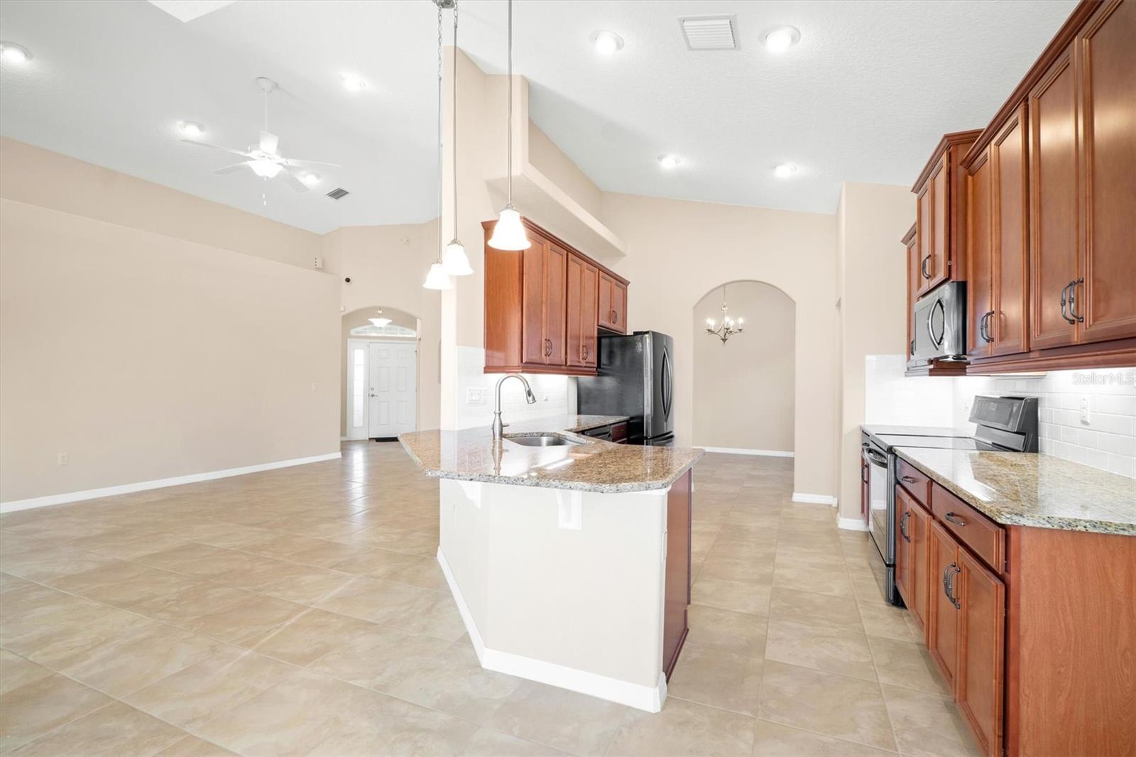 Image 17 of 56 For 76 Park Place Circle