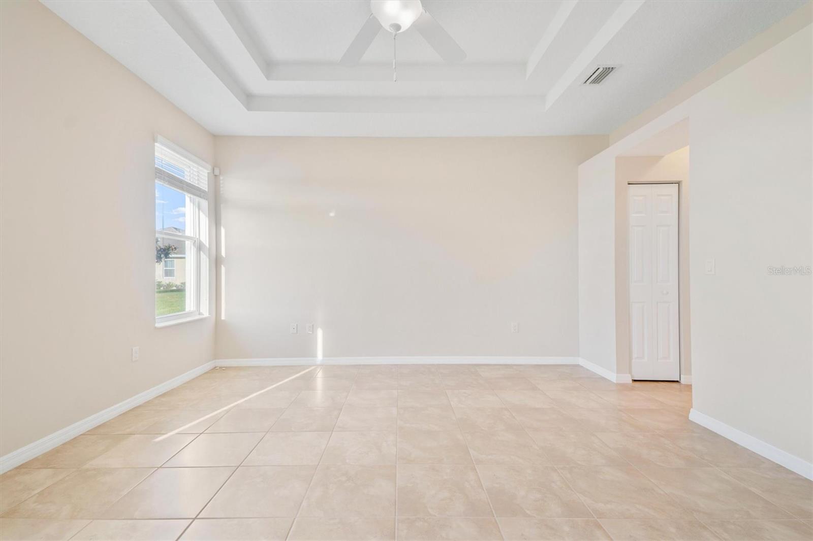 Image 24 of 56 For 76 Park Place Circle