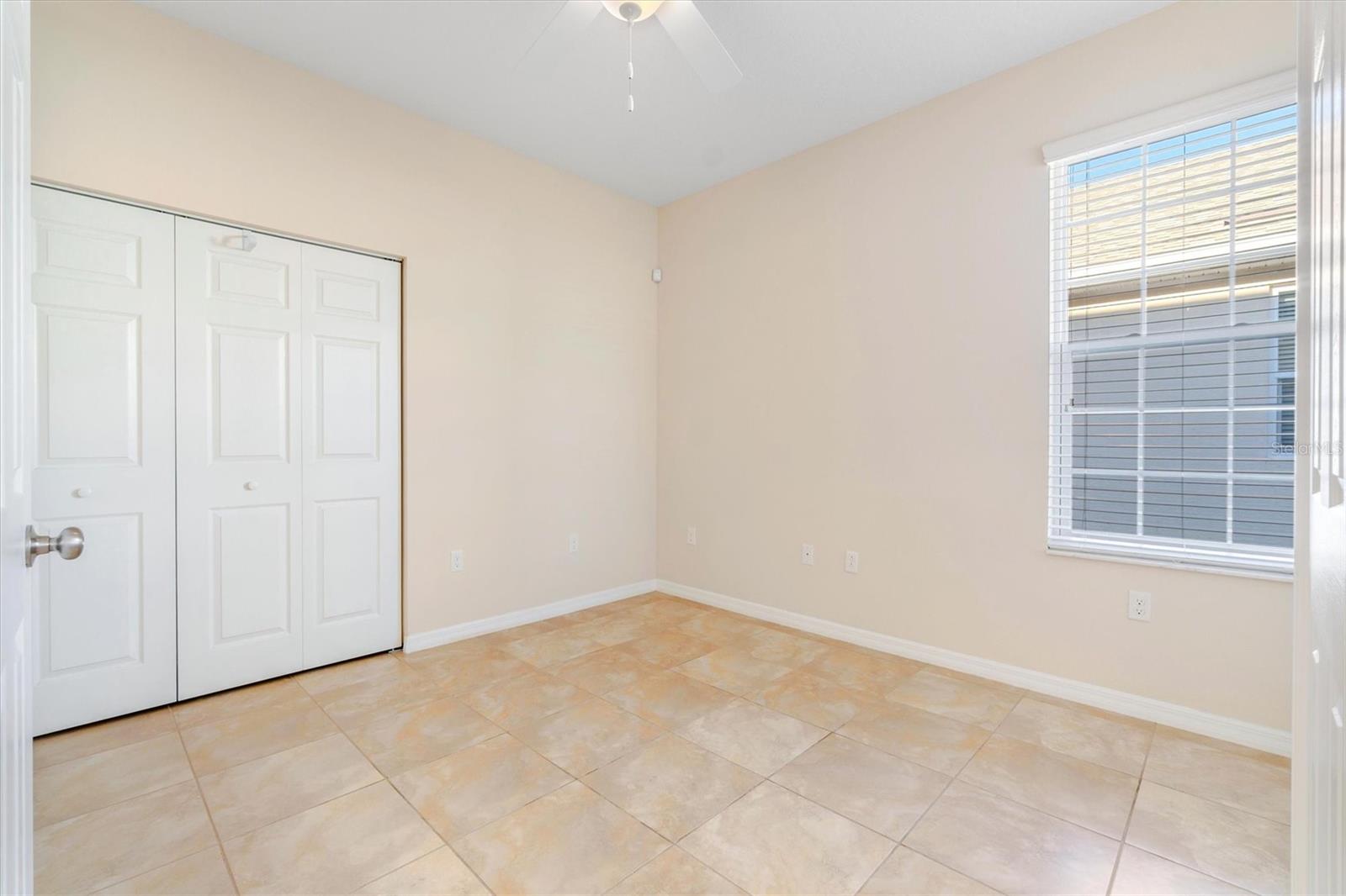 Image 29 of 56 For 76 Park Place Circle