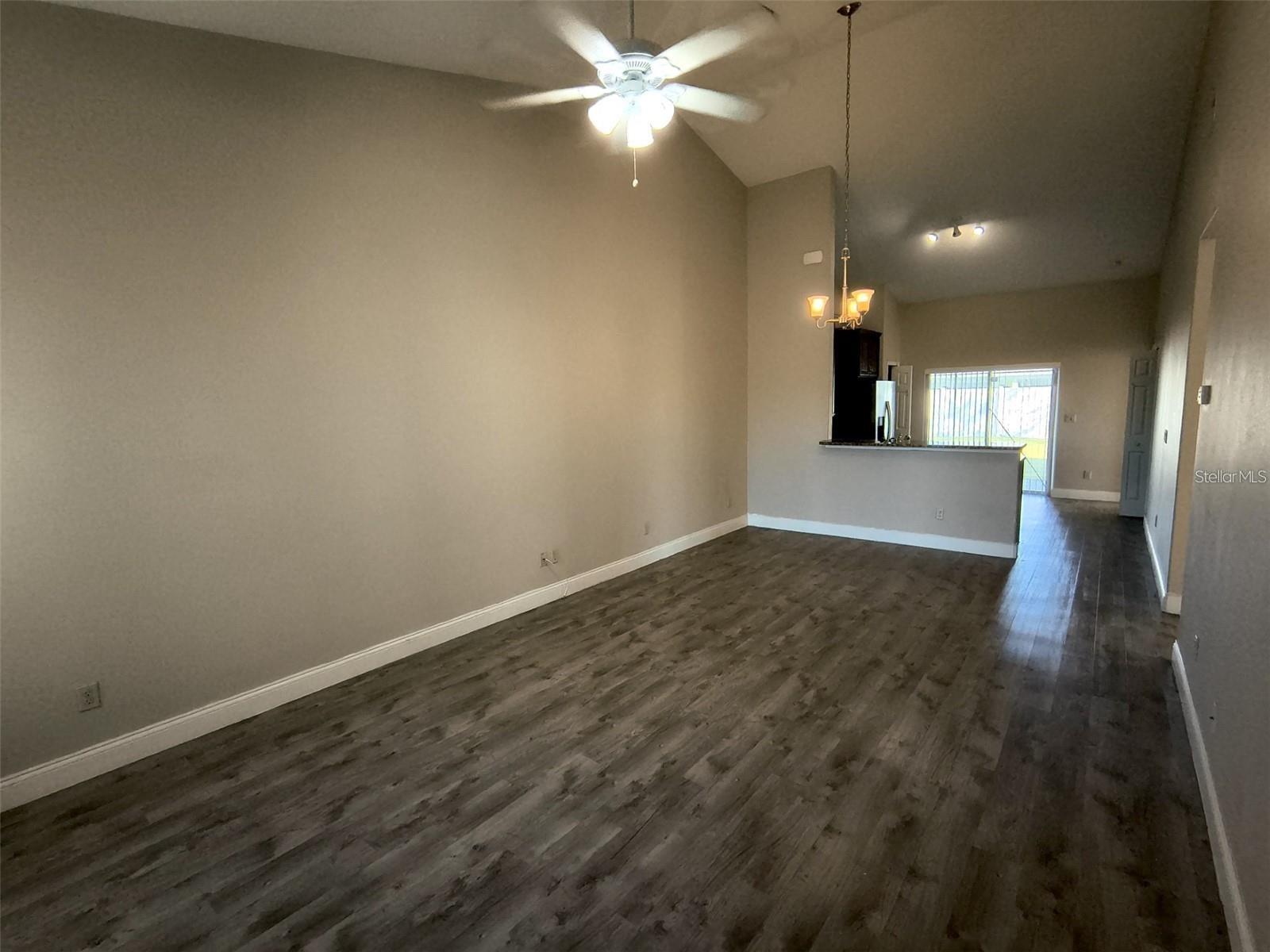 Image 5 of 7 For 13 Wood Amber Lane B