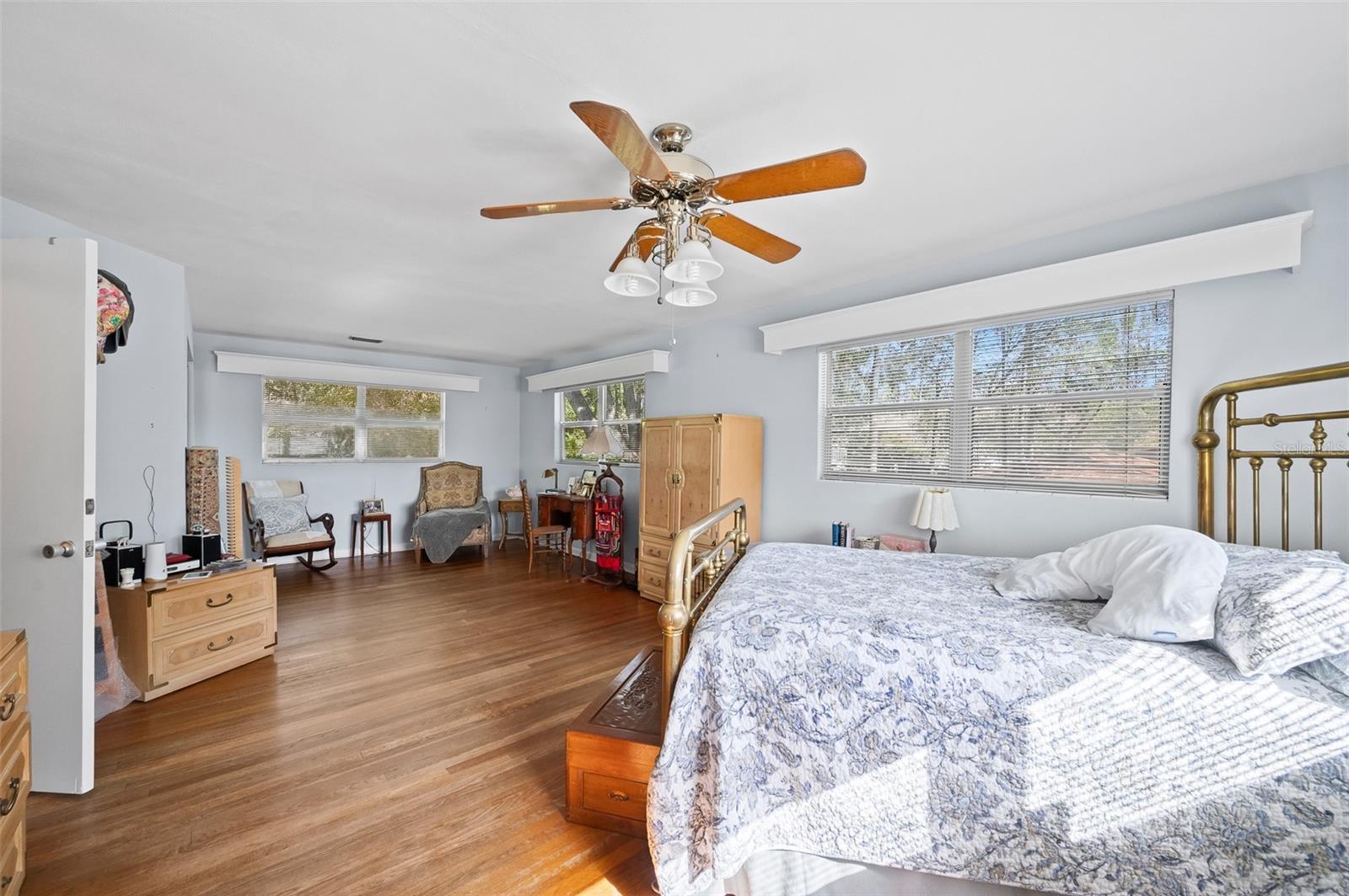 Image 18 of 39 For 2238 16th Avenue