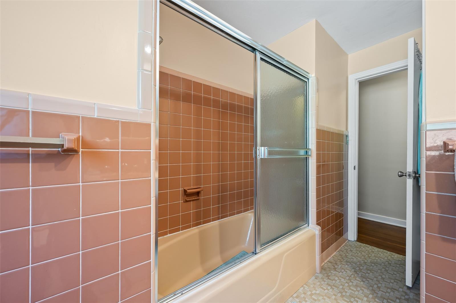 Image 26 of 39 For 2238 16th Avenue