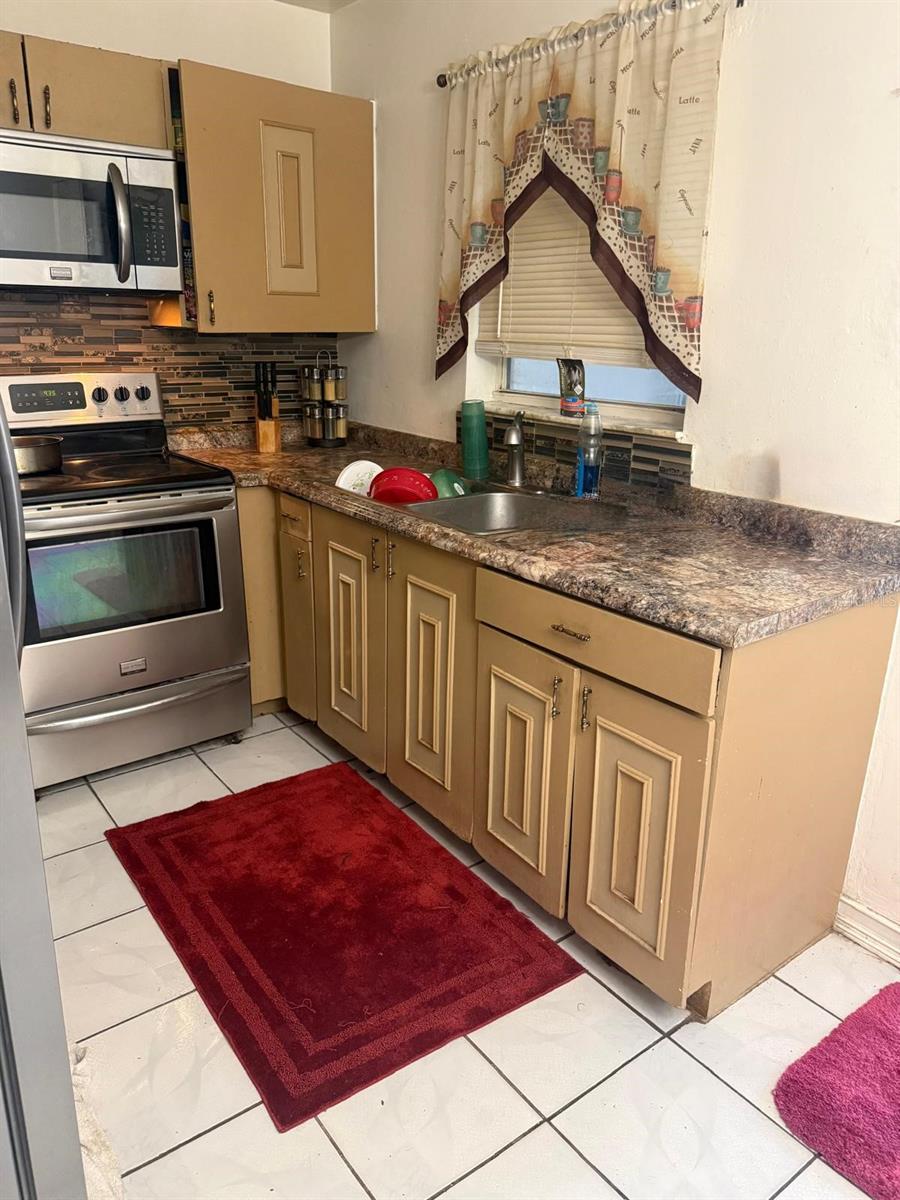 Image 4 of 11 For 5911 Barbados Way W