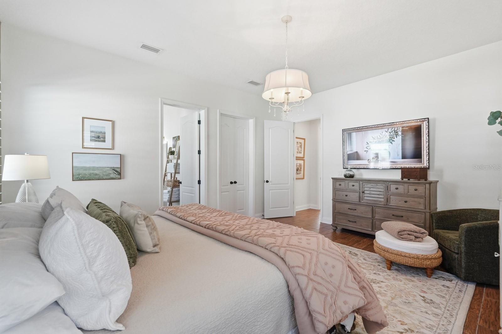 Image 26 of 96 For 31 Beach Haven Parkway