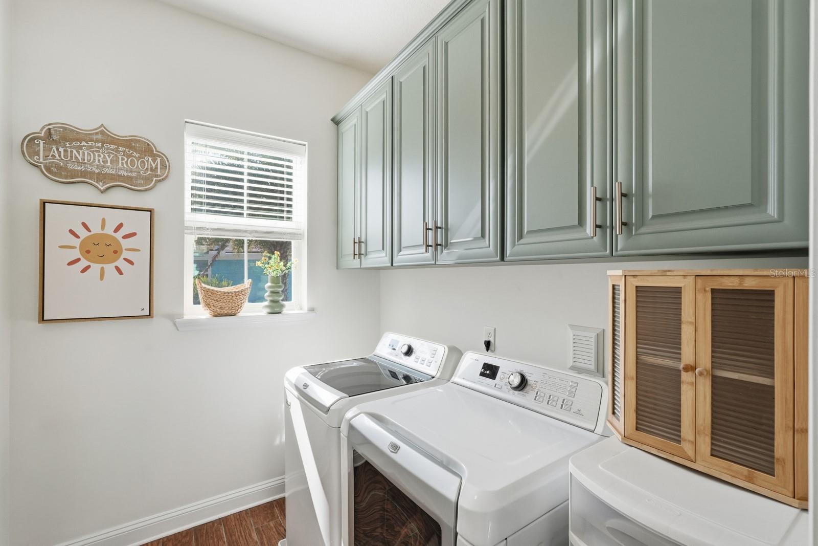 Image 33 of 96 For 31 Beach Haven Parkway