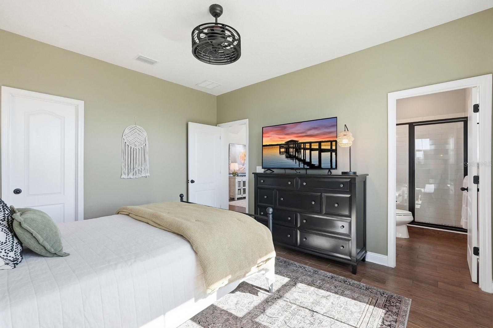 Image 49 of 96 For 31 Beach Haven Parkway