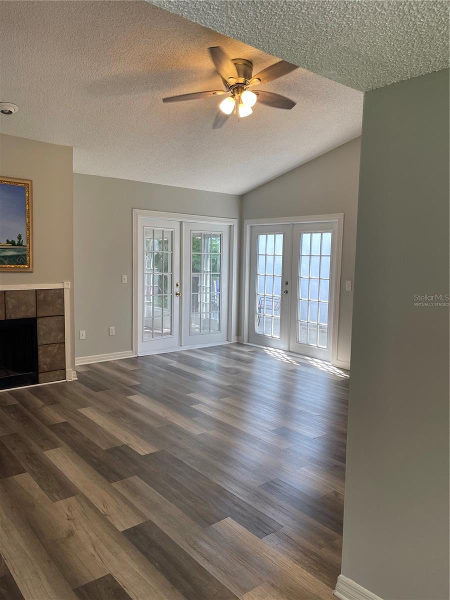 Image 17 of 21 For 25 Fawn Lane