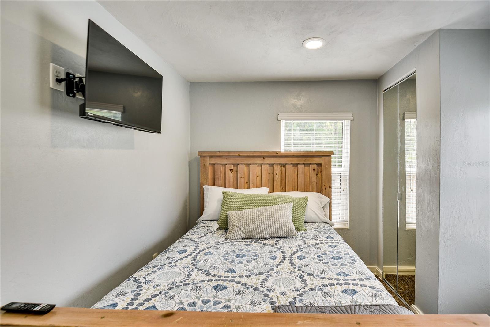 Image 10 of 47 For 572 Magnolia Avenue