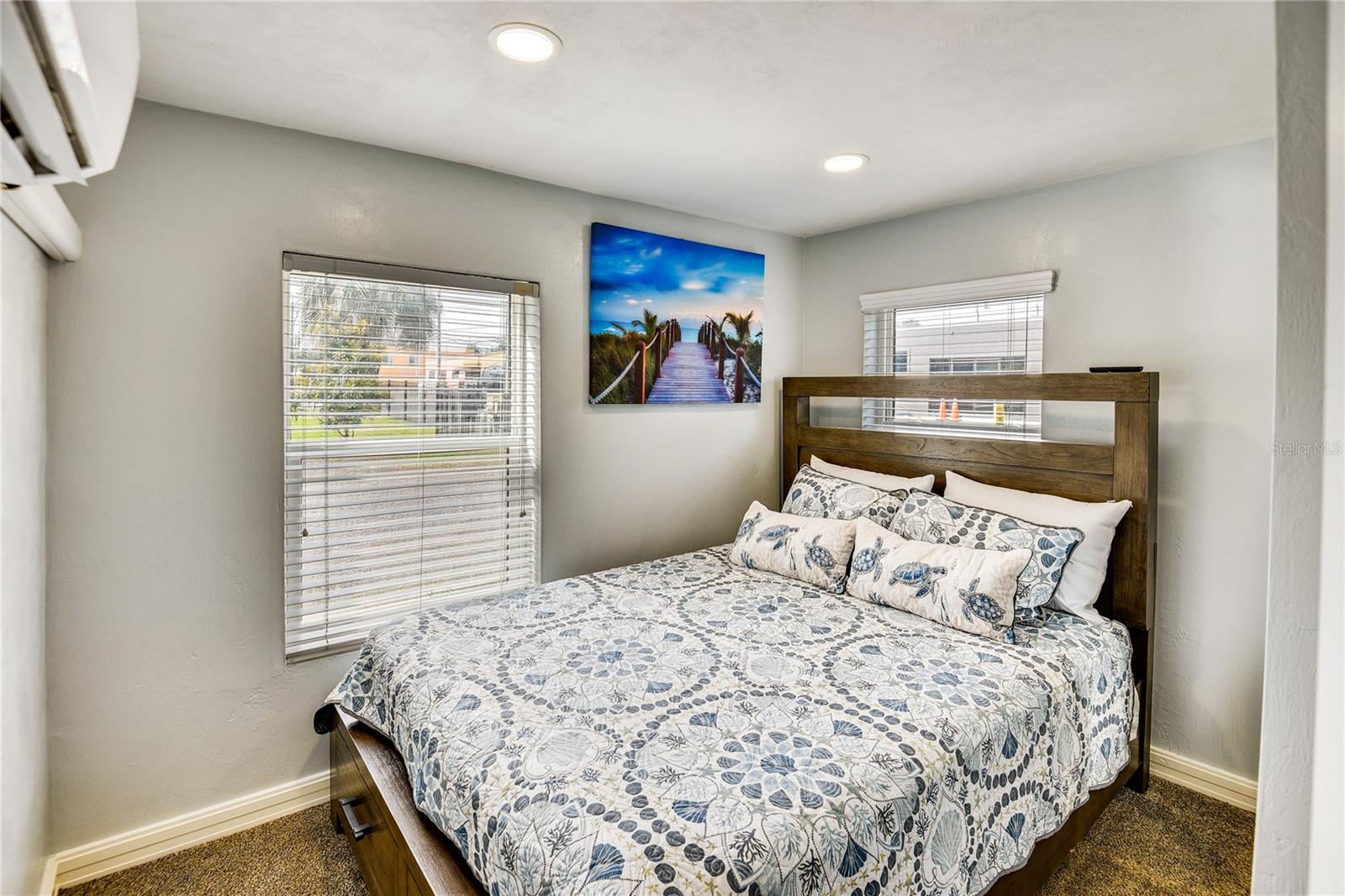 Image 13 of 47 For 572 Magnolia Avenue