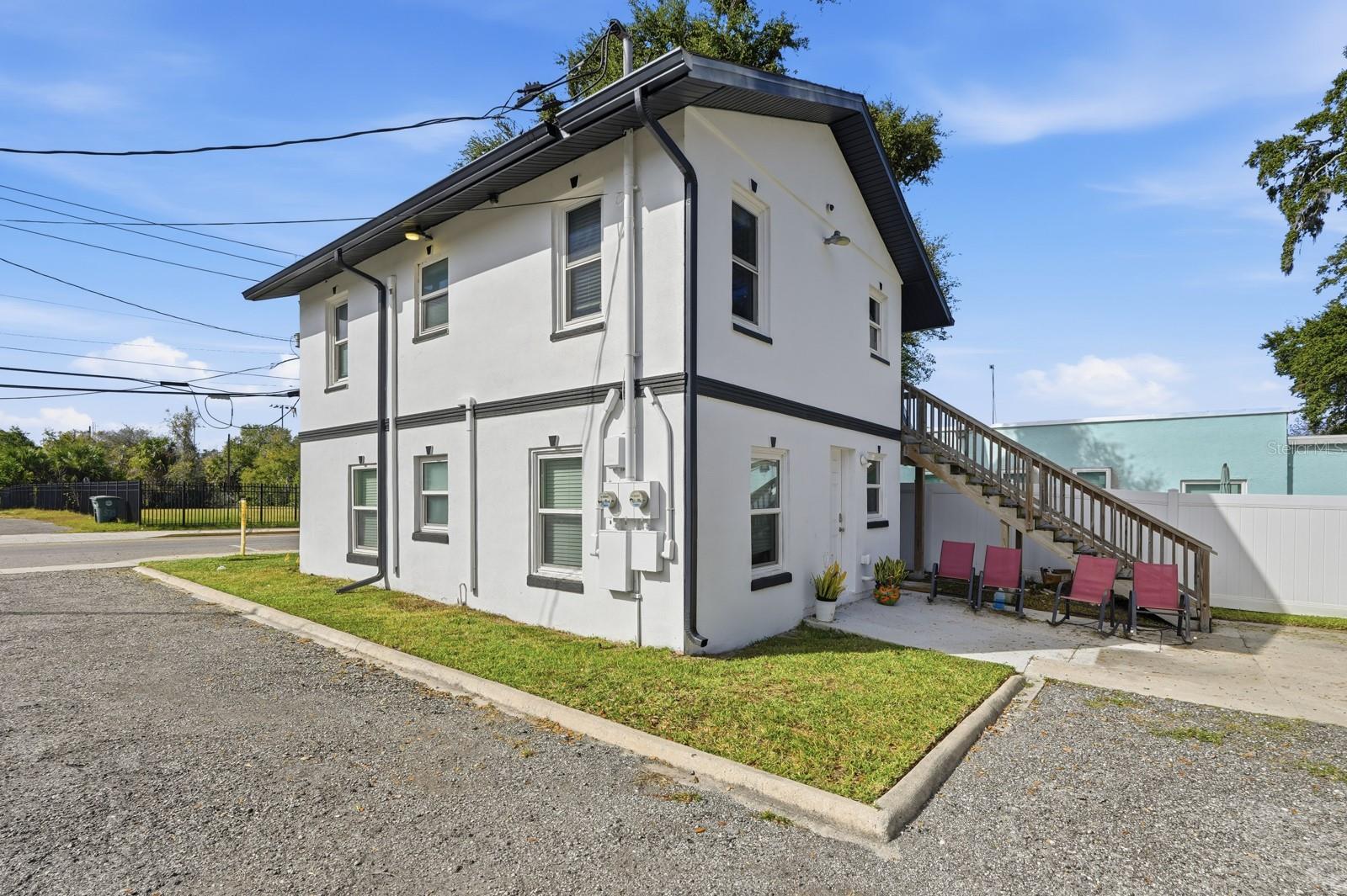 Image 16 of 47 For 572 Magnolia Avenue