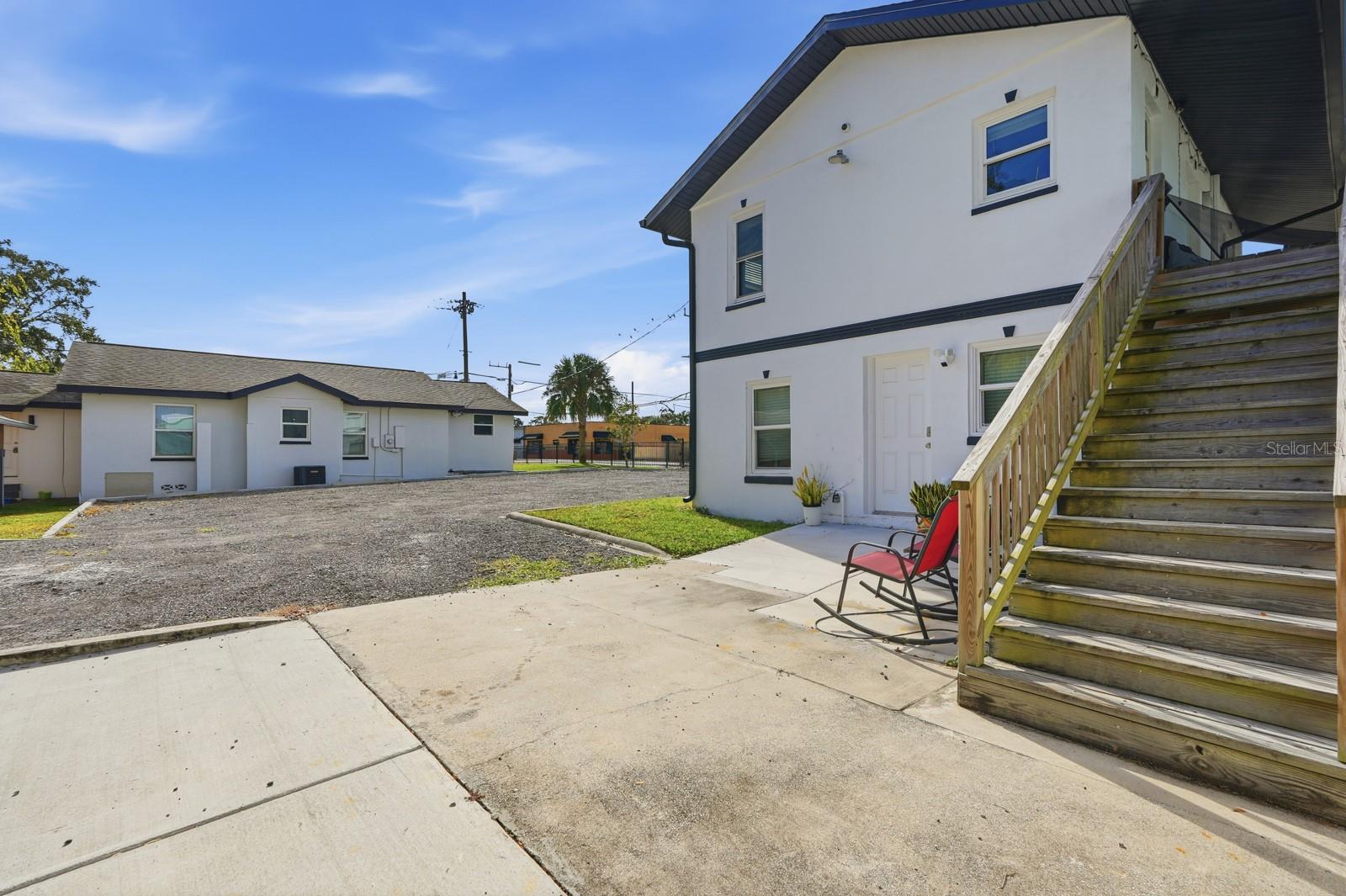 Image 18 of 47 For 572 Magnolia Avenue