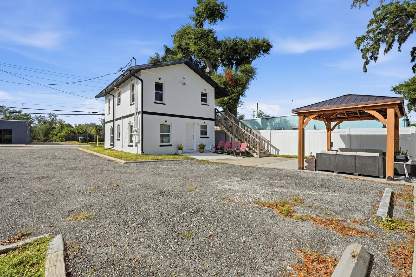 Image 19 of 47 For 572 Magnolia Avenue