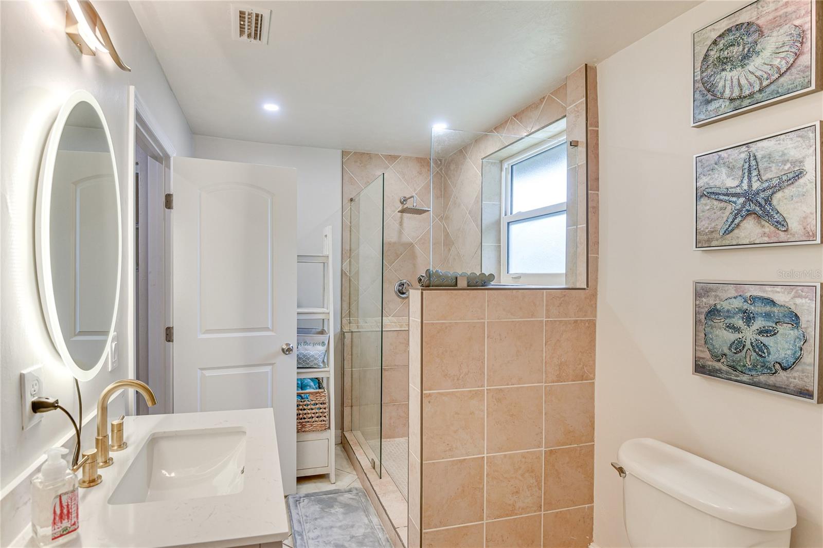 Image 23 of 47 For 572 Magnolia Avenue