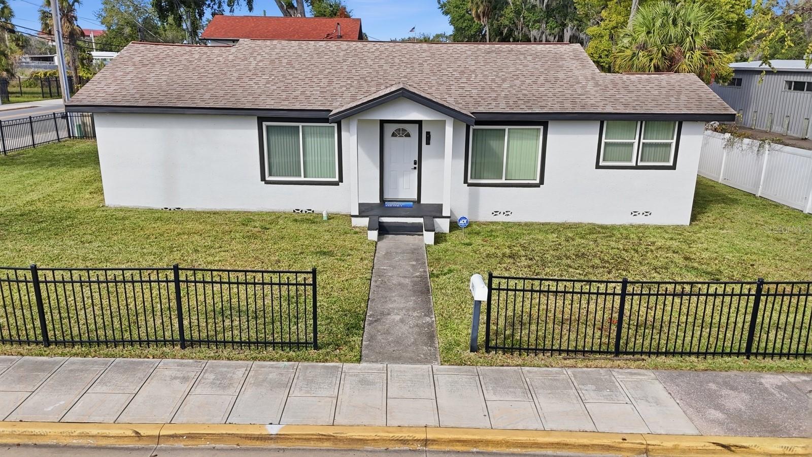 Image 3 of 47 For 572 Magnolia Avenue