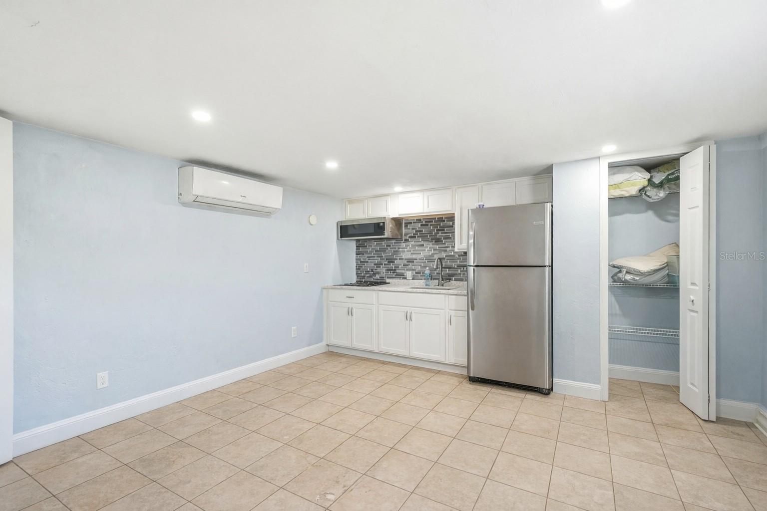 Image 33 of 47 For 572 Magnolia Avenue