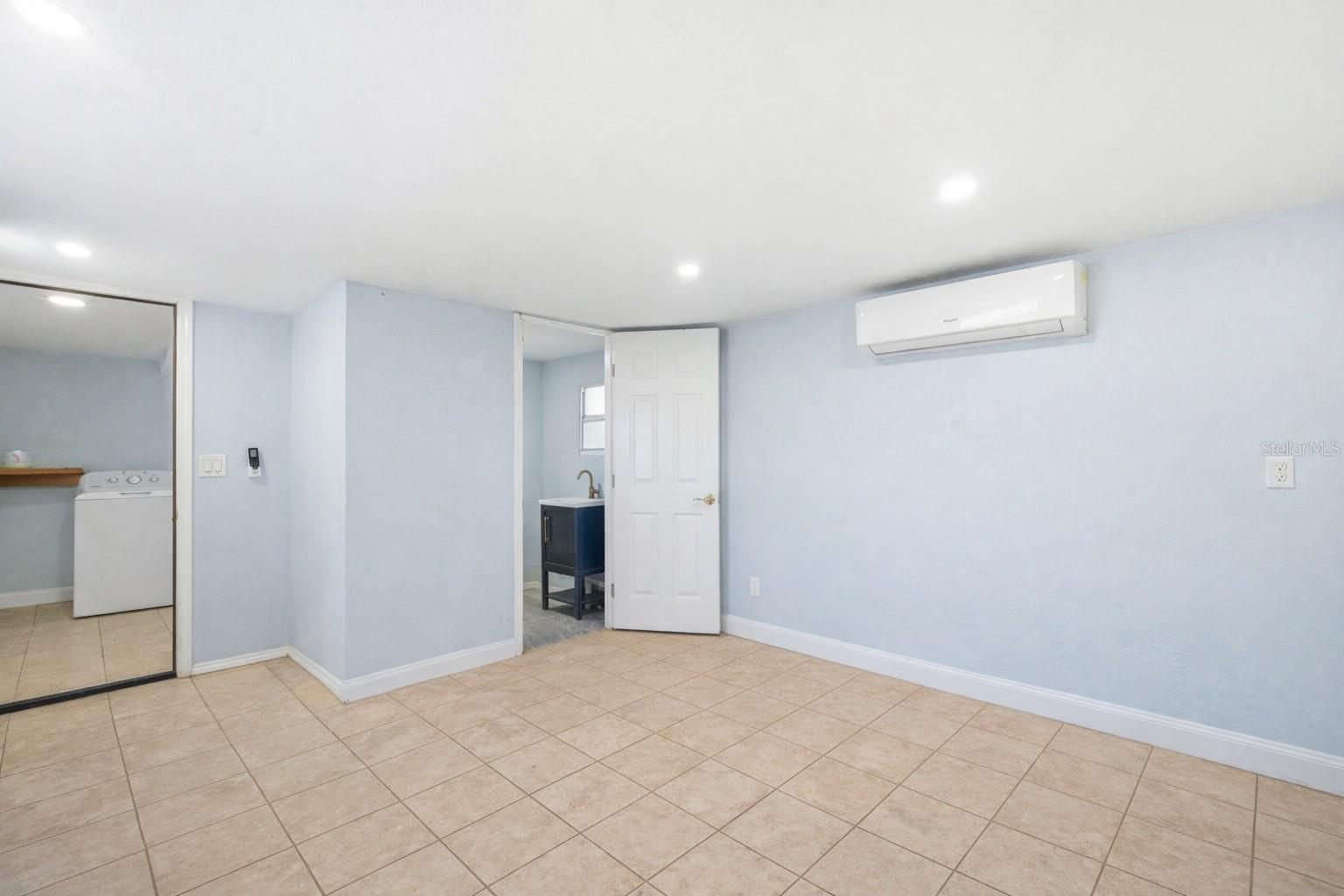 Image 34 of 47 For 572 Magnolia Avenue