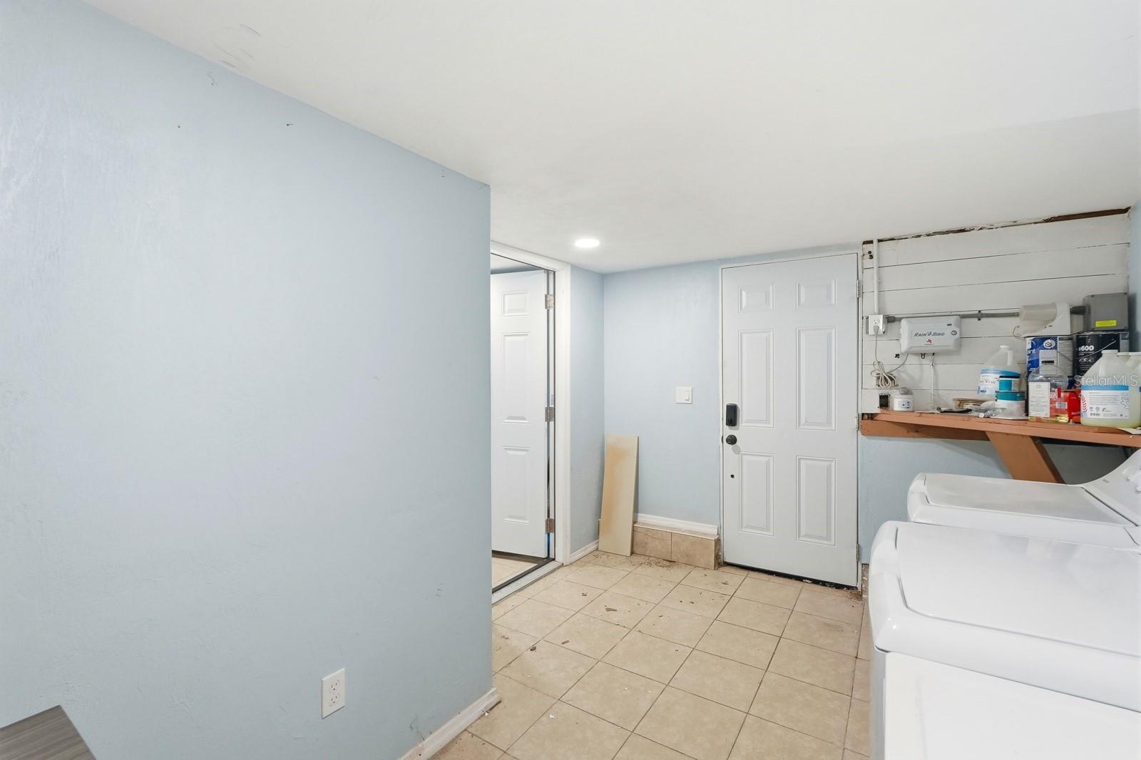 Image 37 of 47 For 572 Magnolia Avenue