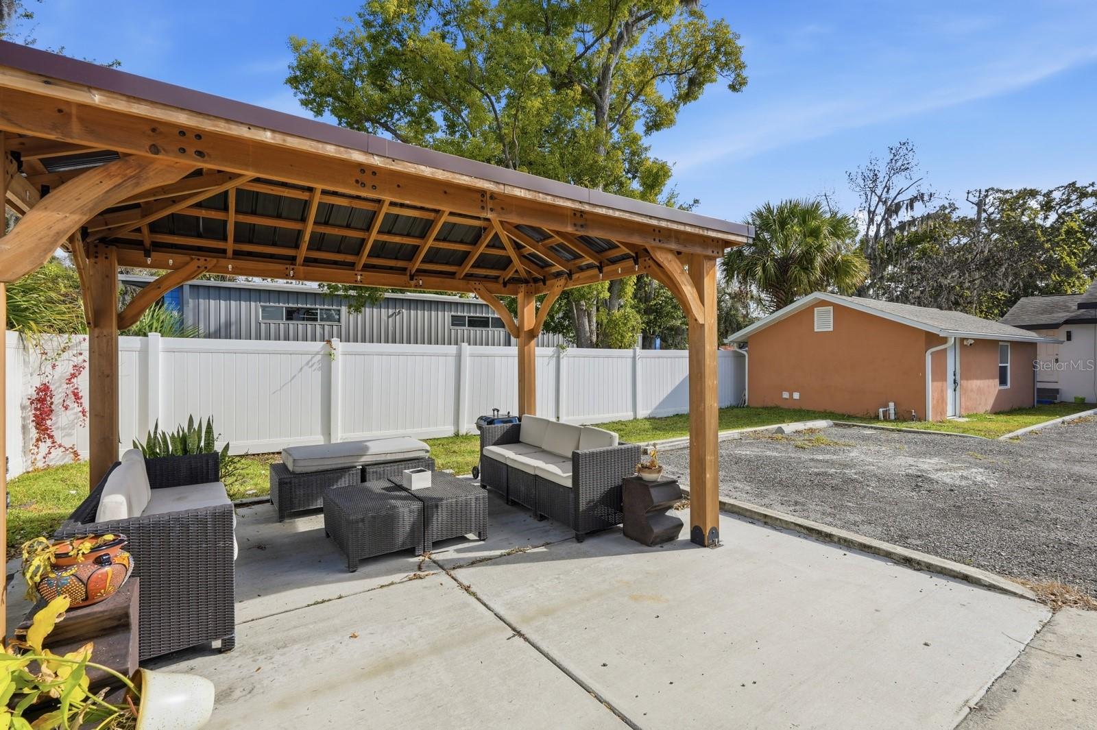 Image 40 of 47 For 572 Magnolia Avenue