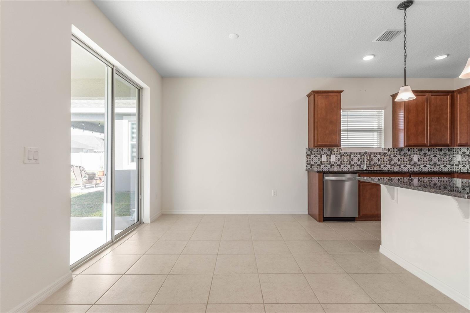 Image 14 of 59 For 3 Oakleaf Way