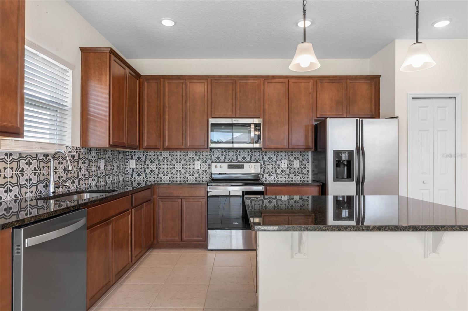 Image 15 of 59 For 3 Oakleaf Way