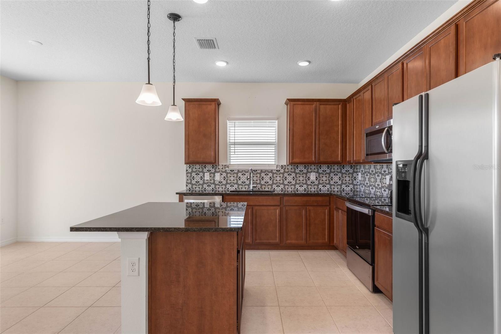 Image 18 of 59 For 3 Oakleaf Way