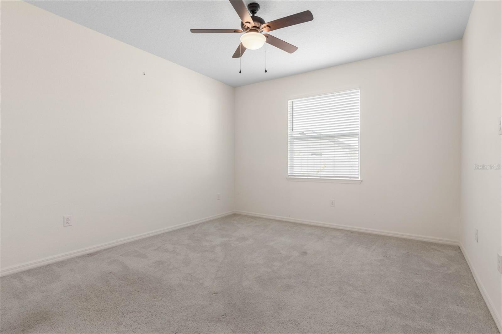 Image 21 of 59 For 3 Oakleaf Way