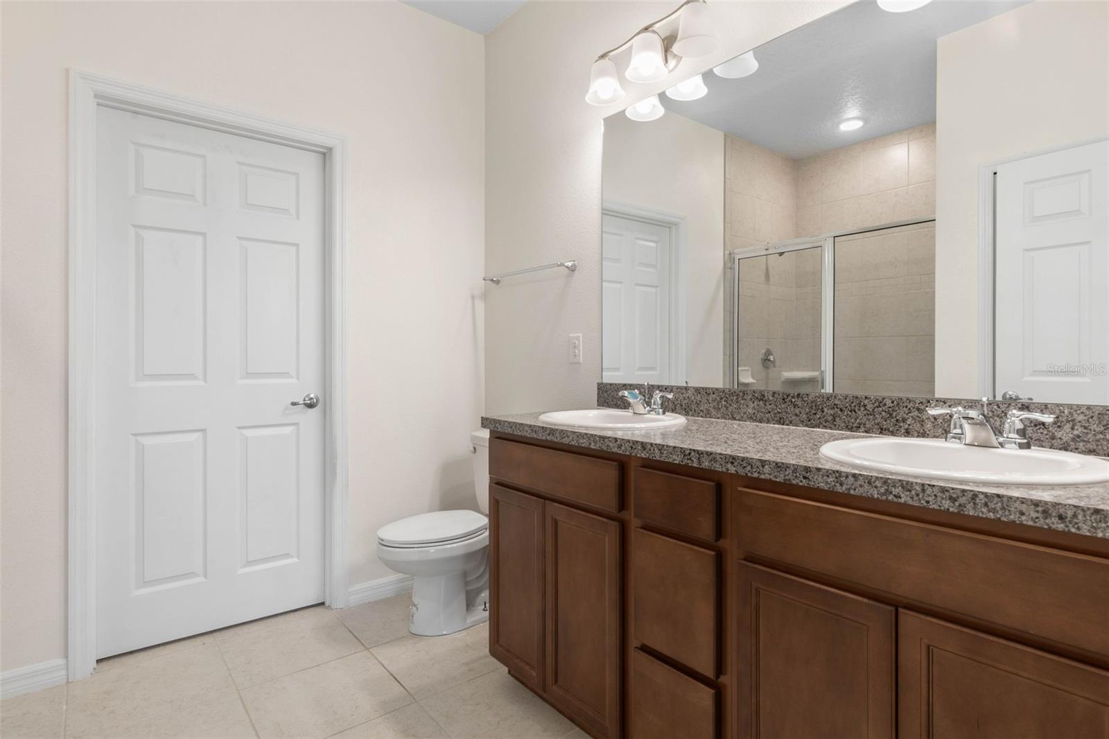 Image 23 of 59 For 3 Oakleaf Way