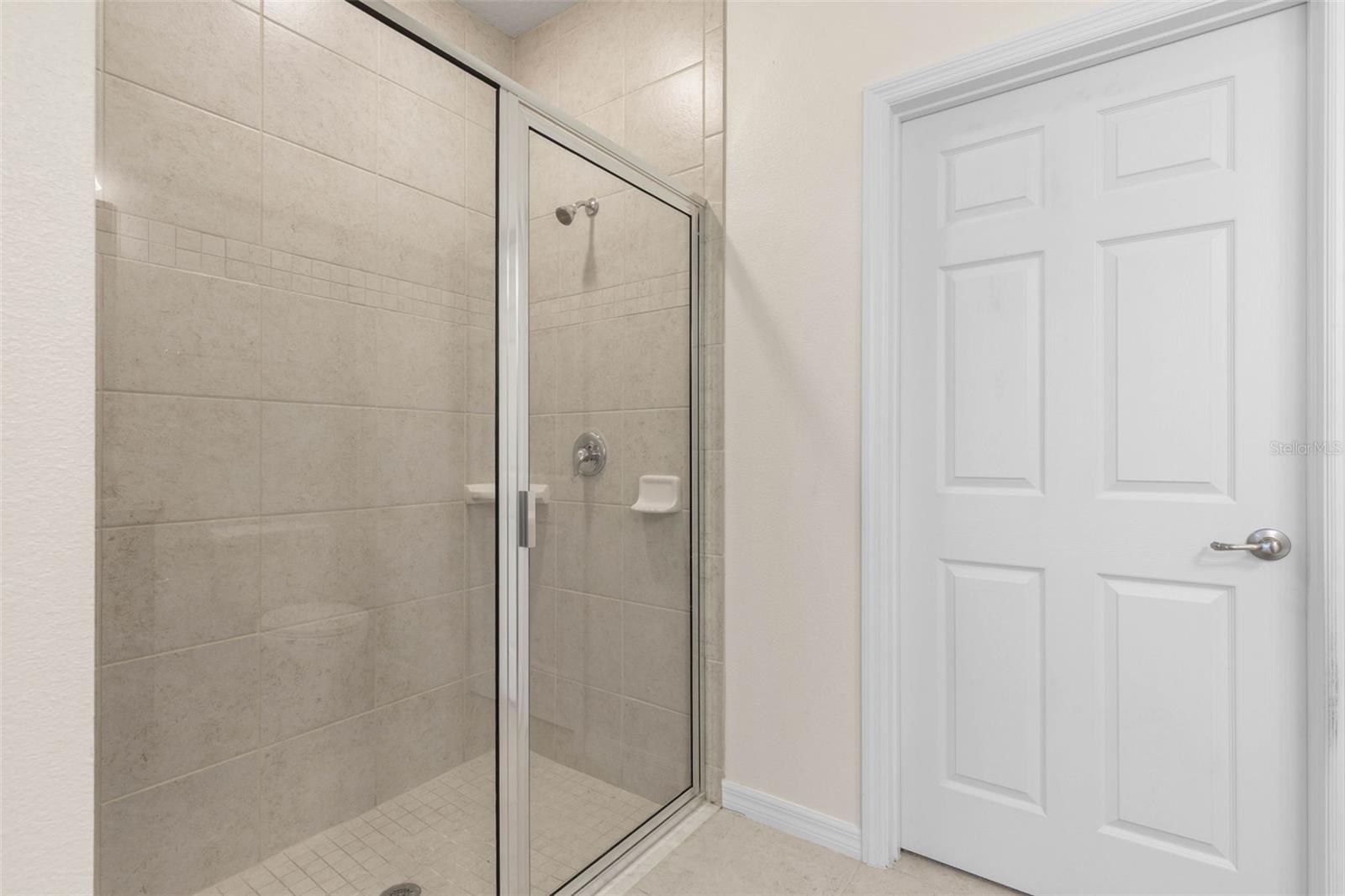 Image 25 of 59 For 3 Oakleaf Way