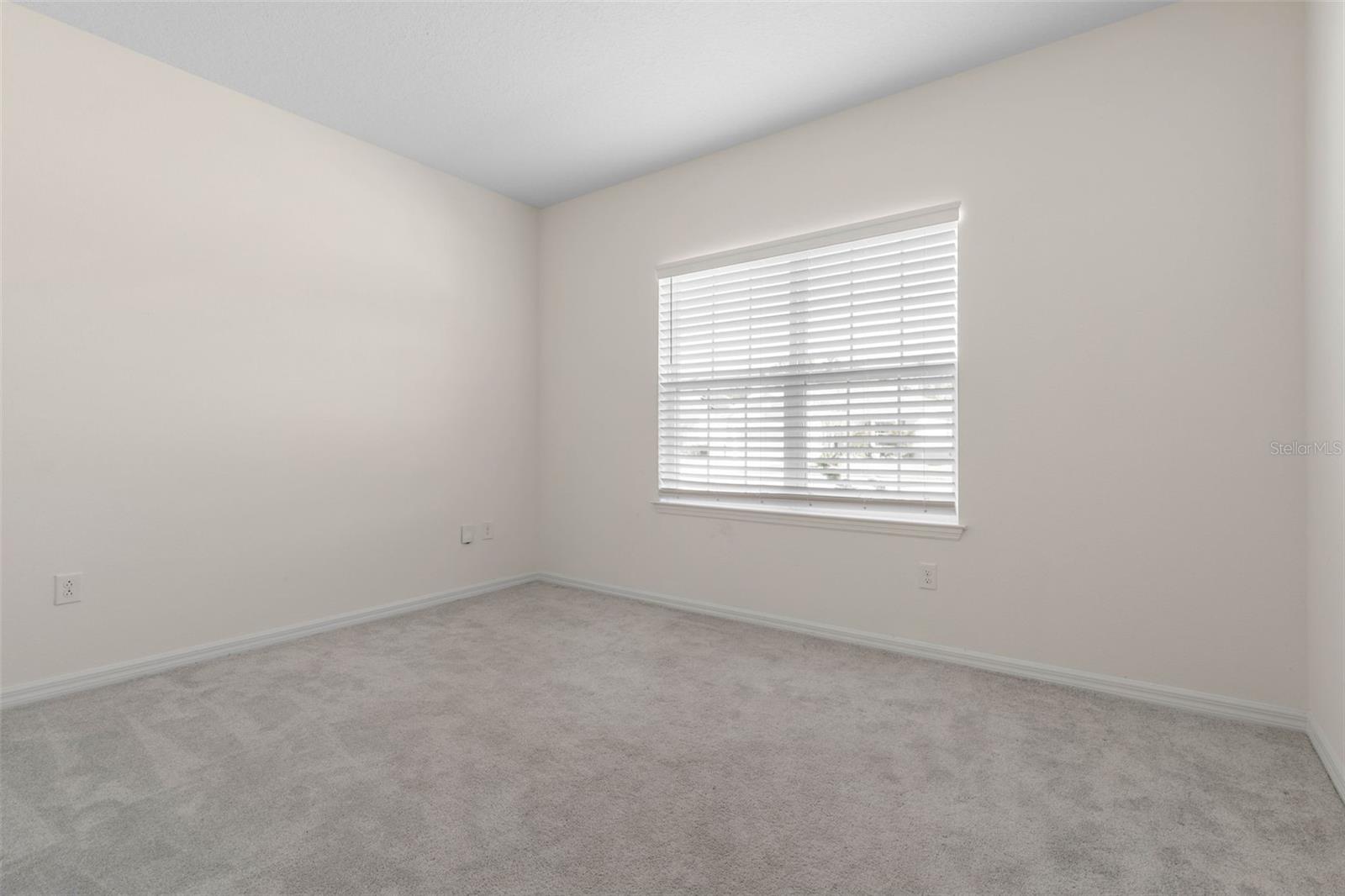 Image 26 of 59 For 3 Oakleaf Way