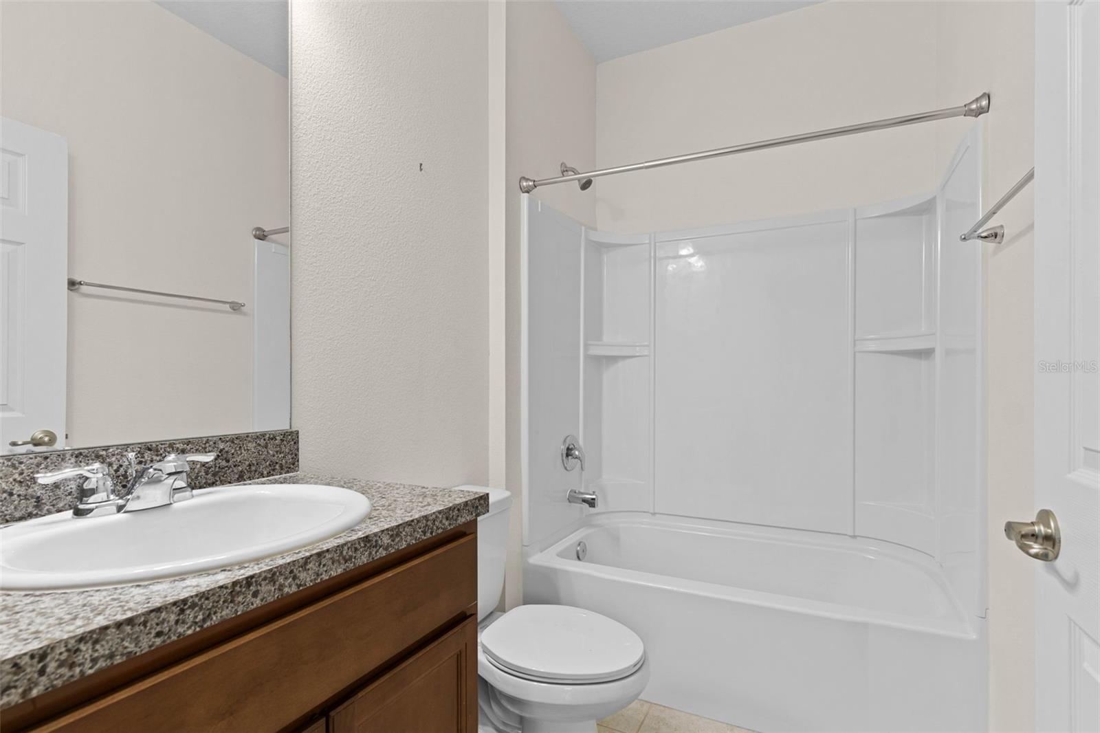 Image 29 of 59 For 3 Oakleaf Way