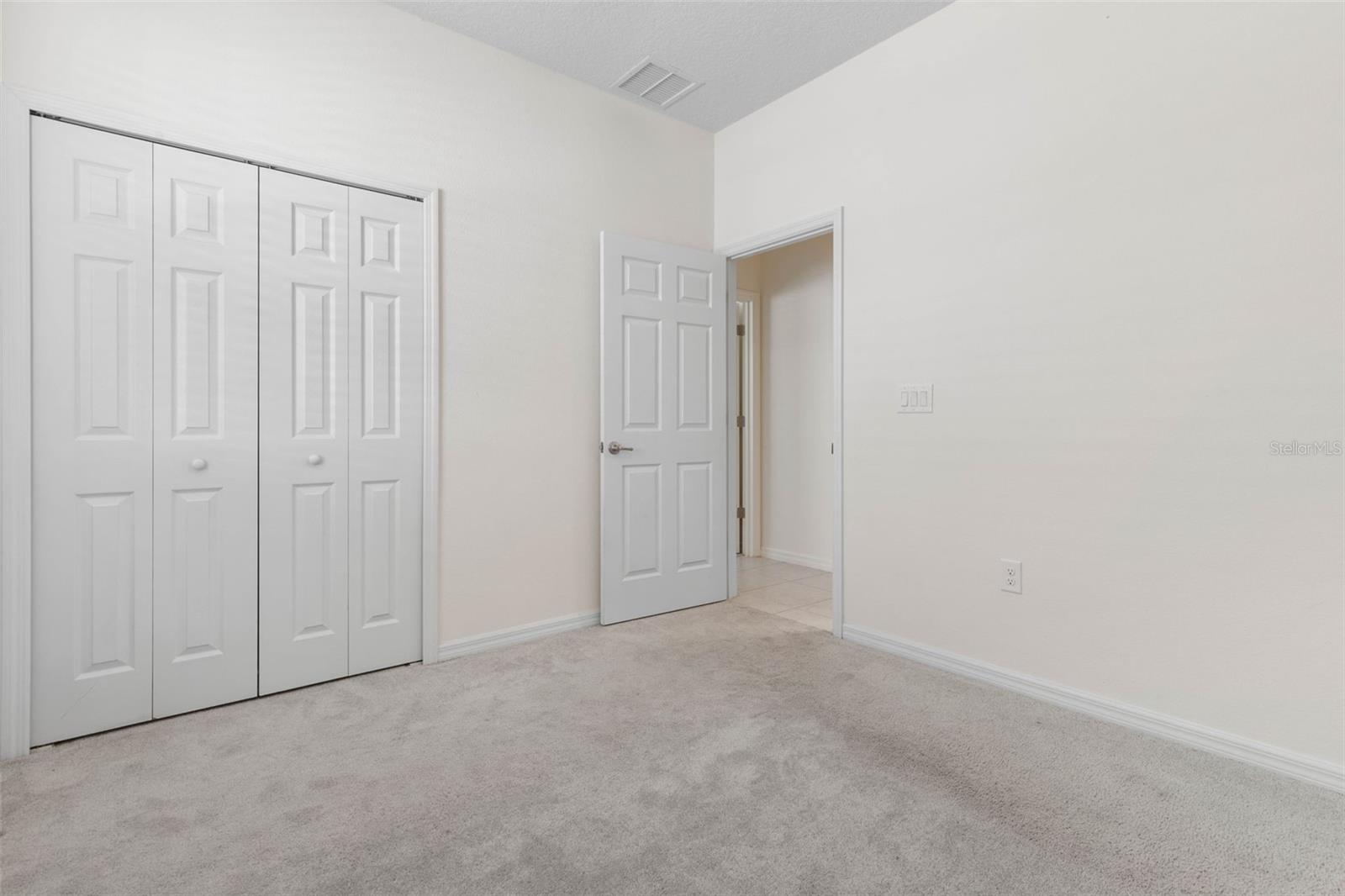 Image 32 of 59 For 3 Oakleaf Way