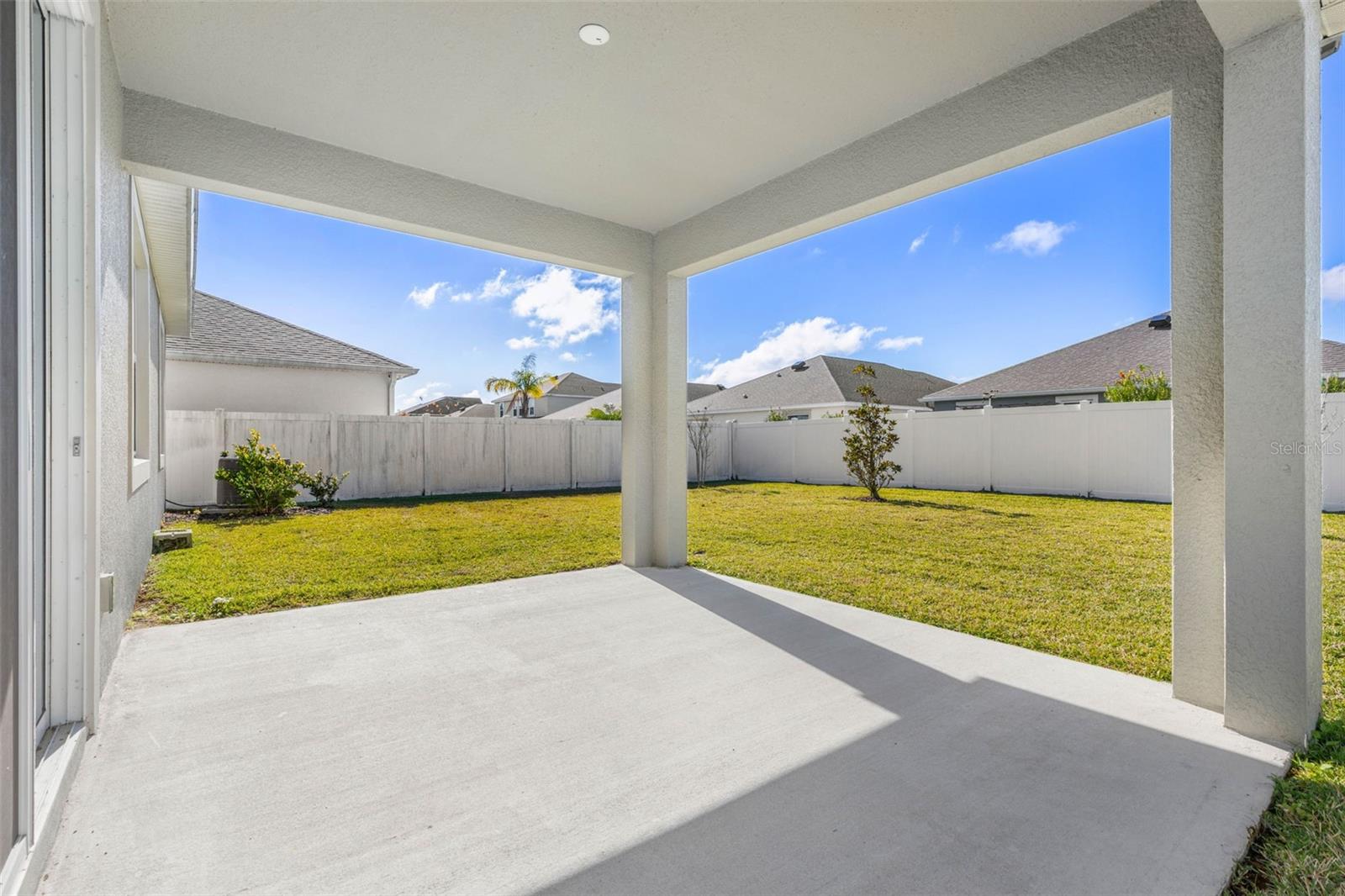 Image 35 of 59 For 3 Oakleaf Way