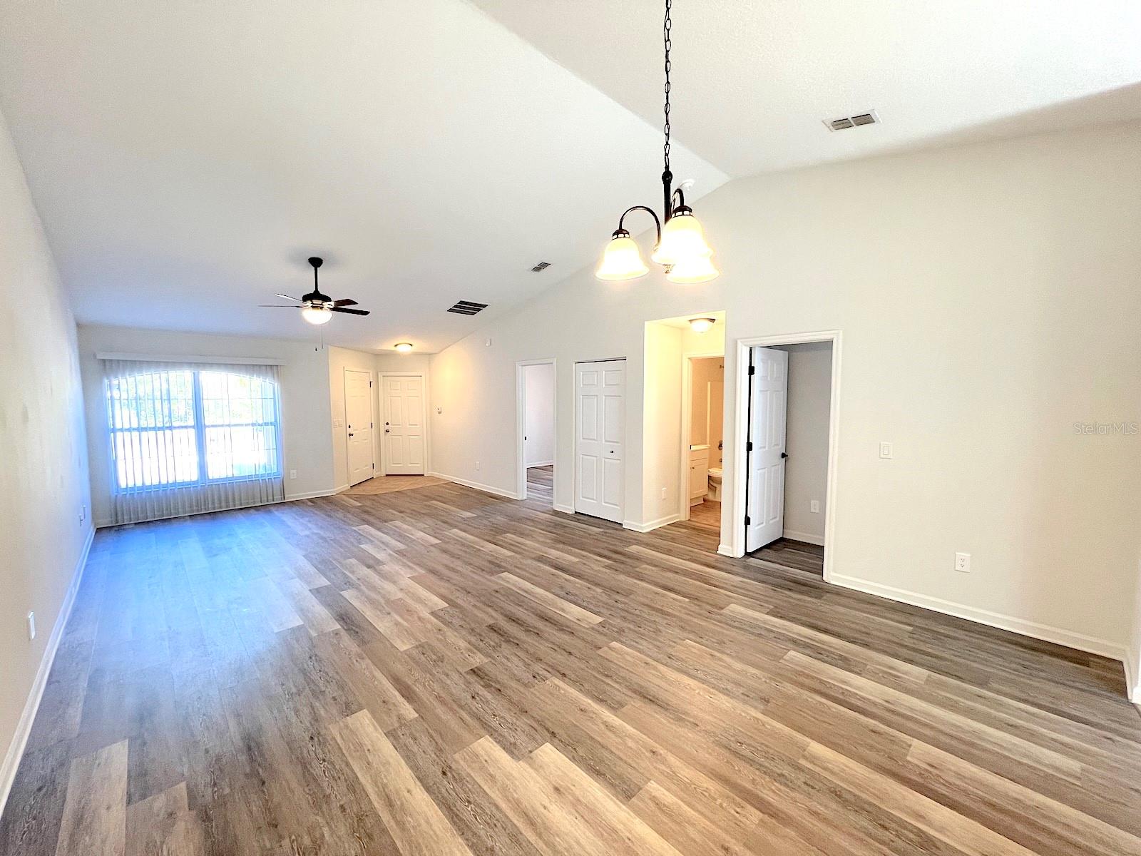 Image 12 of 37 For 20 Plateau Lane A