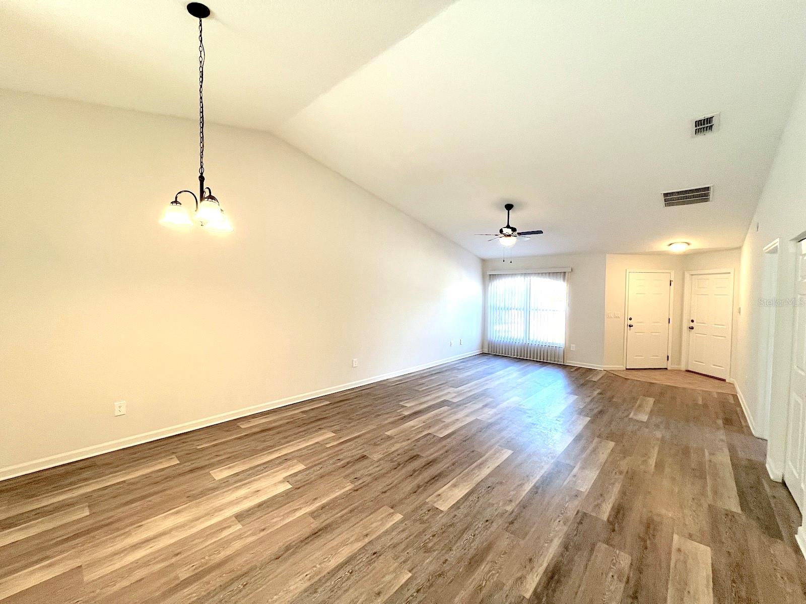 Image 13 of 37 For 20 Plateau Lane A