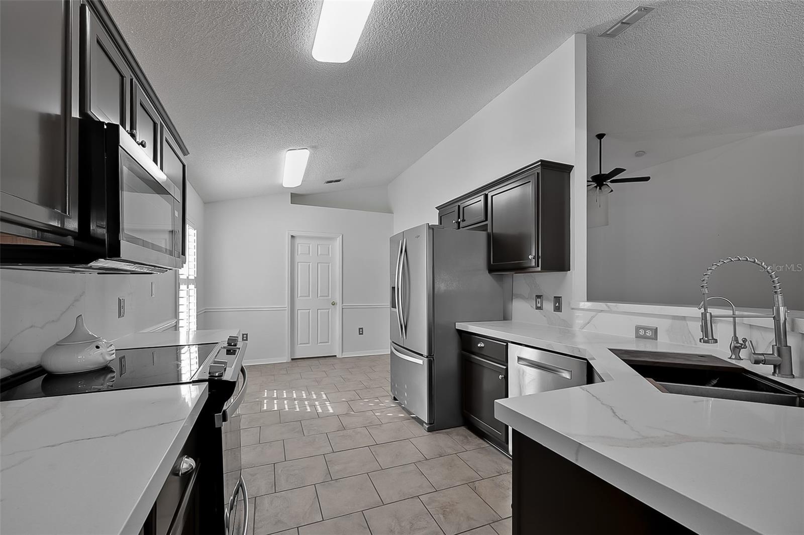 Image 4 of 40 For 3204 Carlotta Road