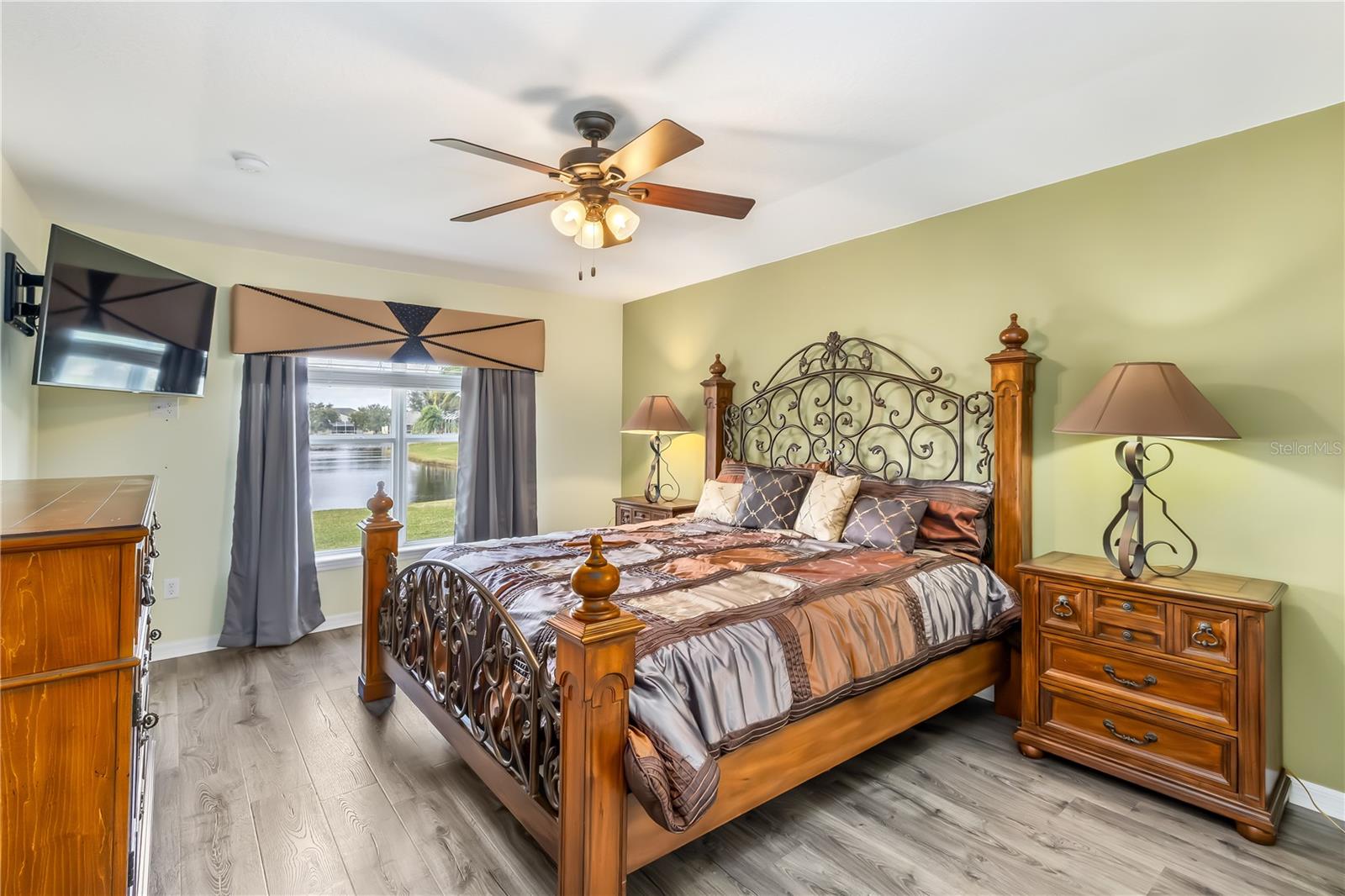 Image 11 of 27 For 6820 Amici Court