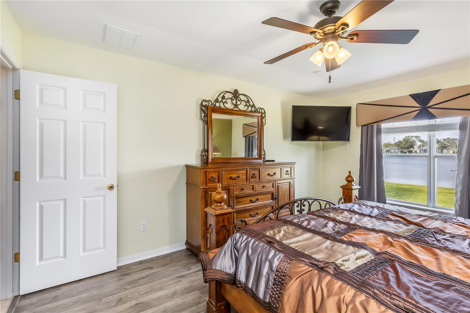 Image 12 of 27 For 6820 Amici Court