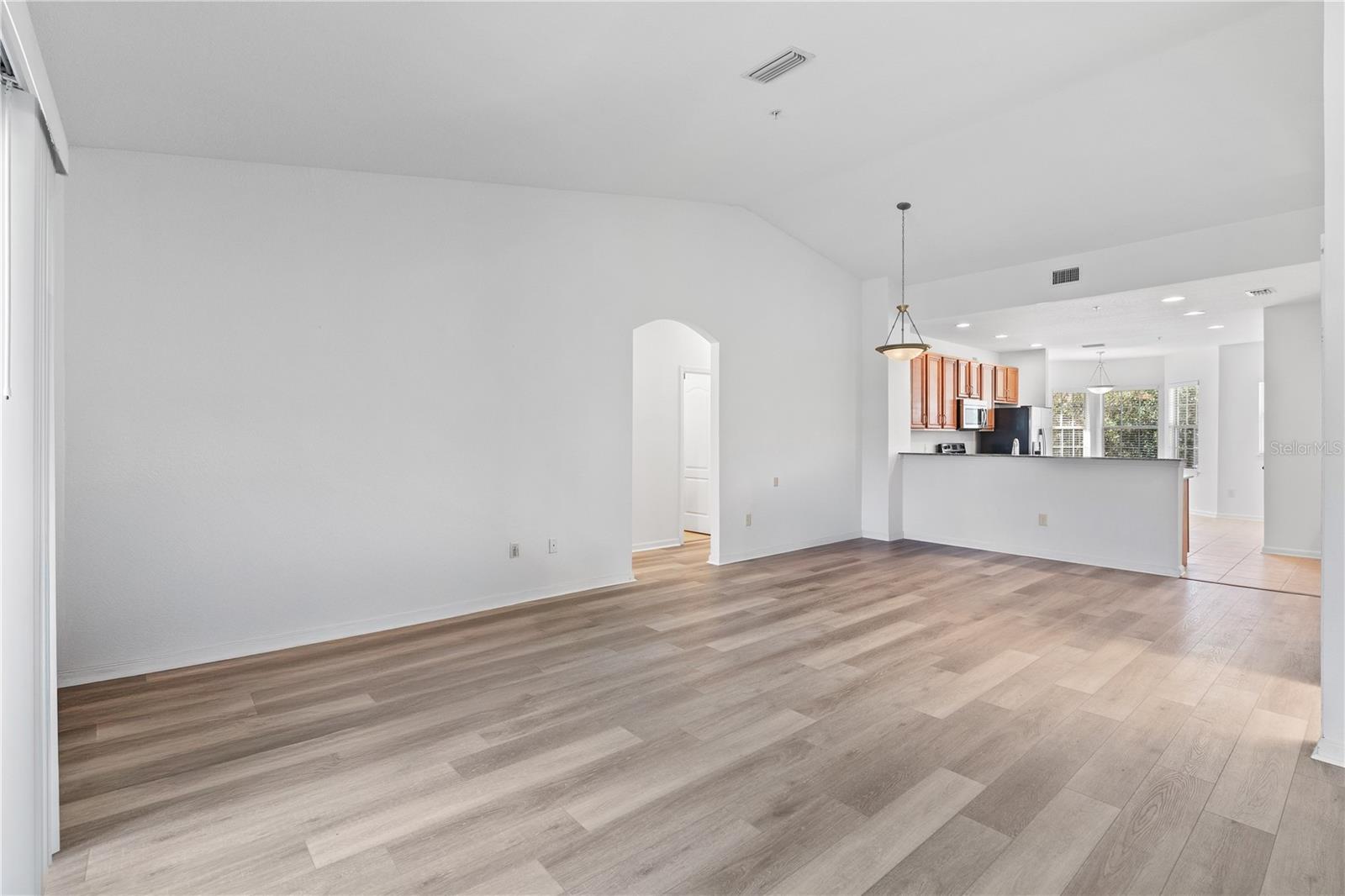 Image 31 of 60 For 215 Bayberry Circle 605