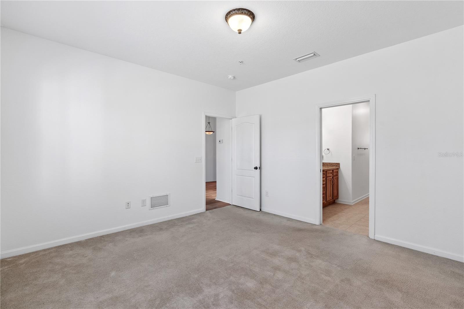 Image 37 of 60 For 215 Bayberry Circle 605