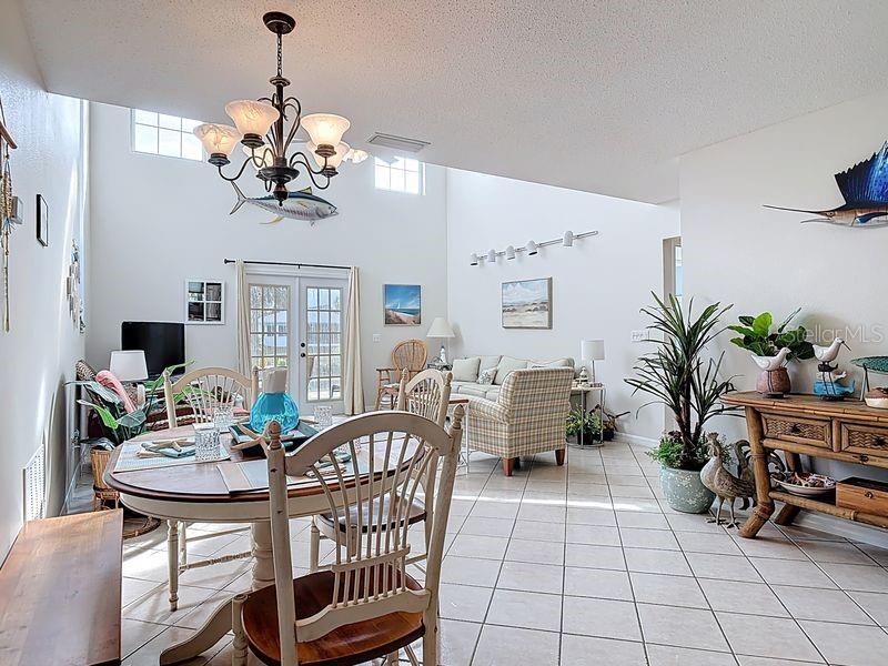 Image 11 of 37 For 14 Cedarview Court