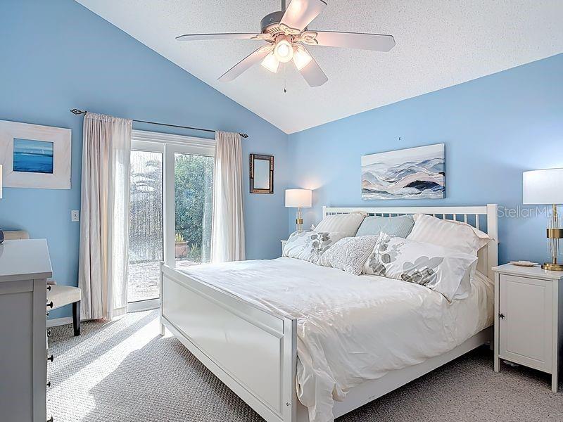 Image 14 of 37 For 14 Cedarview Court