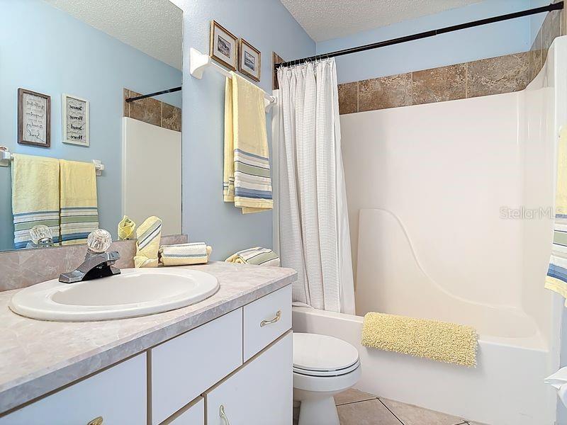 Image 18 of 37 For 14 Cedarview Court